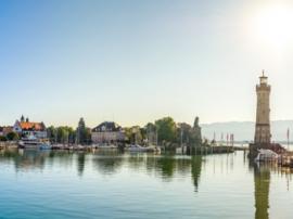 beroemde-haven-van-lindau-am-bodensee.jpg_s=1024x1024&w=is&k=20&c=ZX8ptGLY40Qog4ztKAKZnIqQrhw6UunBgnUE-vfIPpY=